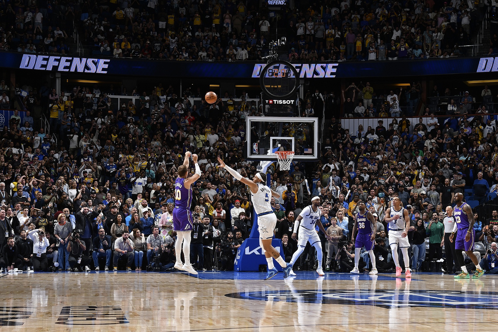 爱游戏APP下载-当东里进化老詹放权湖人9连胜完成蜕变 复制24独行侠逆袭神迹?